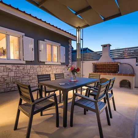 Amygdalia With Private Pool, By Zantewize Villa