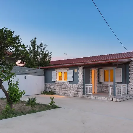 Amygdalia With Private Pool, By Zantewize Villa