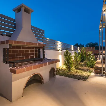 Amygdalia With Private Pool, By Zantewize Willa