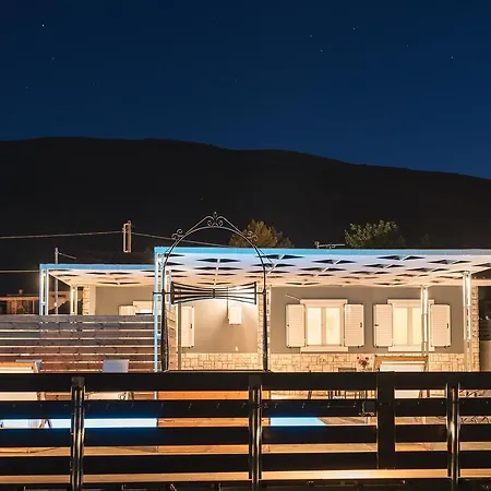 Amygdalia With Private Pool, By Zantewize * Pandokrátor